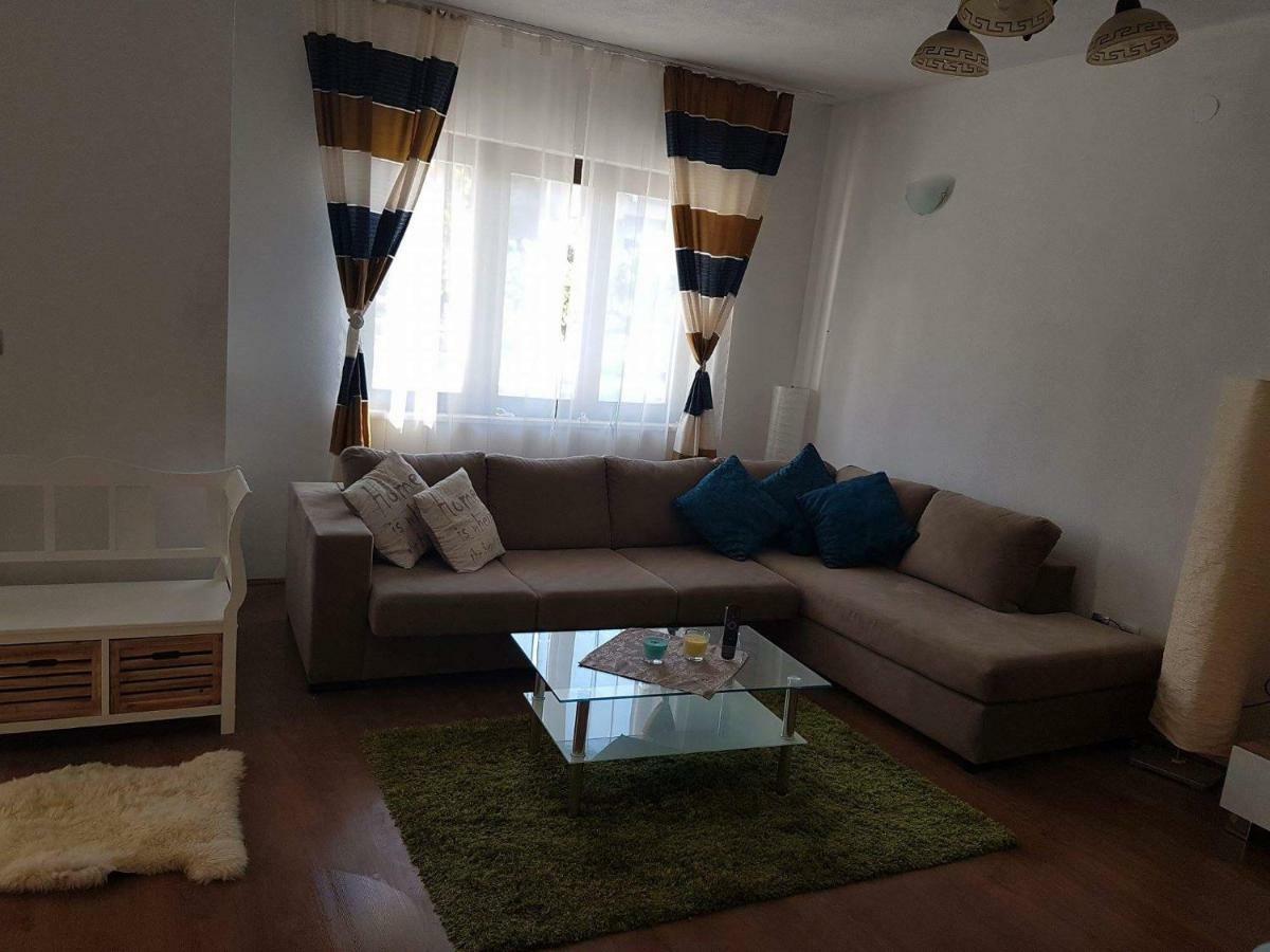 Апартаменти Apartman Bee Подстрана Екстер'єр фото